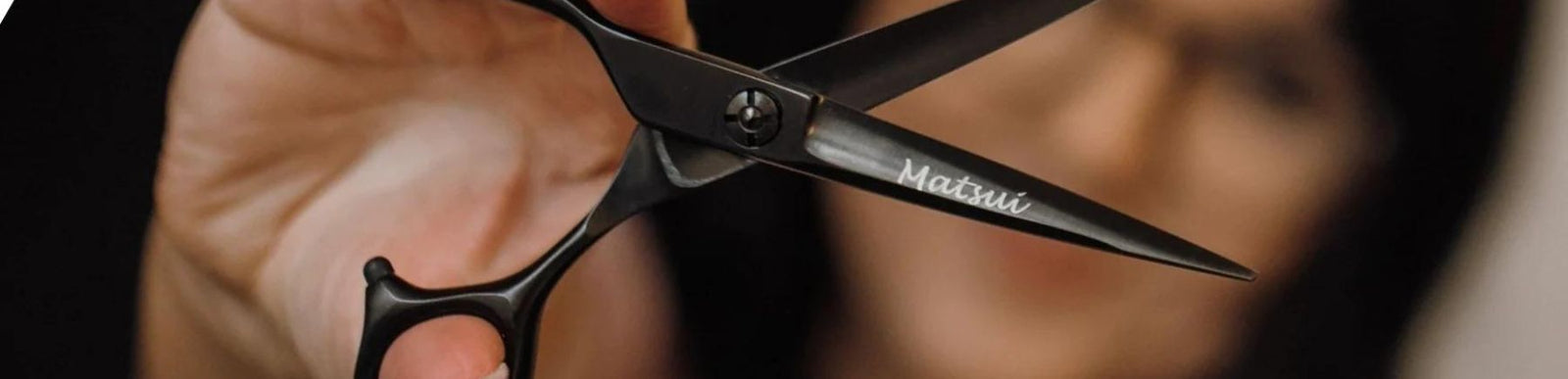 Is there a difference if a barber or a hairstylist that cuts men hair?